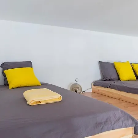 Modern Ac Selfcheckin Berlin