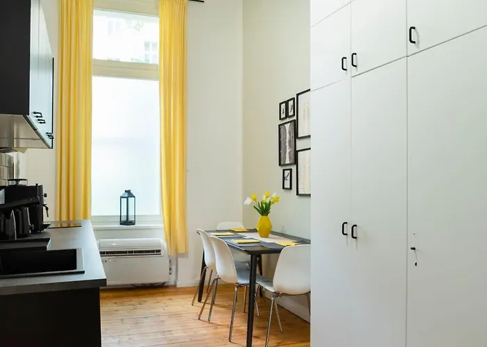 Modern Ac Selfcheckin برلين